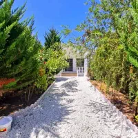 ویلا باغ ۳۰۰ متر نوساز با سند تک برگ