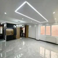 ۸۰متر/سالن پرده خور/خوش نقشه نورگیری/خوب