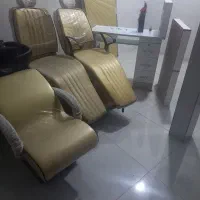 تعدادی وسایل آرایشگاه زنانه فروشی