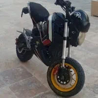 دو عدد موتور لیفان مشکی و قرمز