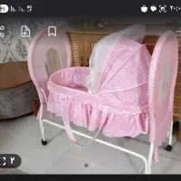 گهواره نوزاد کاملا تمیز و نو