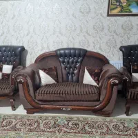 مبل ۷ نفره،میز ناهارخوری ۸ نفره و دو عدد میز چوبی