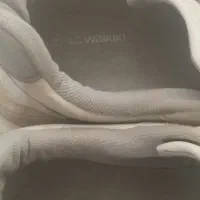 فروش یک جفت کفش اسپرت ، مارک Lc Waikiki