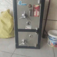 گاو صندوق دو درب