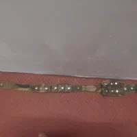 کمربند ارتشی قدیمی|کلکسیون اشیاء عتیقه|فارسان, |دیوار