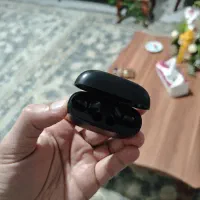 کیس qcy t13 معمولی