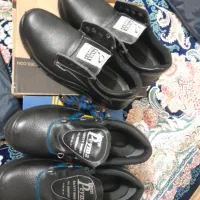 کاپشن و شلوار  داخل پشم و دو جفت کفش ایمنی کار|لباس|اشتهارد, |دیوار