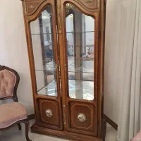 ویترین چوبی کلاسیک