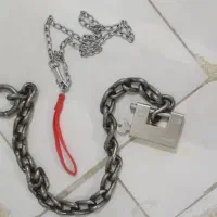 این زنجیرو قفل همه باهم بفروش میرسد