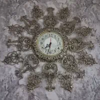 ساعت برنجی بزرگ وجادستمال کاغذی و سطل آشغال