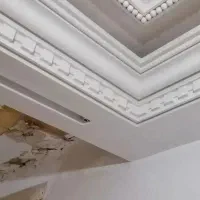 کارگر ساده و استاد کار گچکار