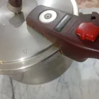 زودپز و سرخ کن قابلمه  رژیمی|ظروف پخت‌وپز|شاهین‌شهر, شهرک گلدیس|دیوار