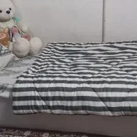 تخت‌یک‌نفره‌وآینه‌ریلی ویک کشو