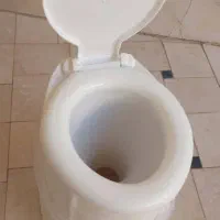 دستشویی فرنگی پلاستیکی دور بسته،