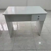 میز تحریر در حد نو