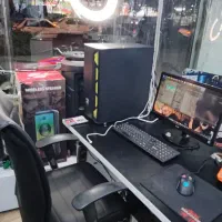 فتوشاپ کار و فروشنده در فروشگاه فیلم و موبایل