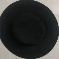 کلاه لبه دار فدورا|لباس|قم, شاه ابراهیم|دیوار