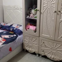 تخت.و تشک.و کمد