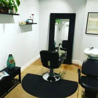 به ناخنکار و کراتین و رنگ لایت کار نیازمندیم