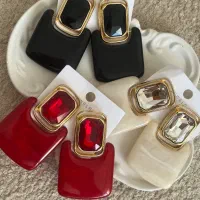 گوشواره سنگی