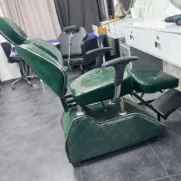 صندلی اصلاح .تخت شو کاملا سالم و رنگ سبز یشمی