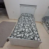 تخت نوجوان ۸۰در ۱۶۰ هر کدام با تشکر ۳ملیون فوری|تخت و سرویس خواب|بهارستان, |دیوار