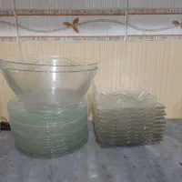 ظروف شیشه ای وچینی گل قرمز