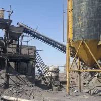 بچینگ یک متری راه ماشین و سیلو سیمان|ماشین‌آلات صنعتی|بافق, |دیوار