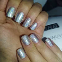 کاشت ناخن  و لیفت ابرو و مژه