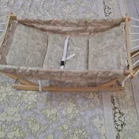 گهواره کودک و میز تحریر و صندلی