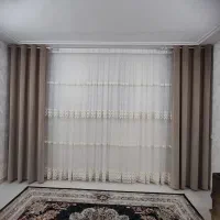 پرده با دوعدد کنار پرده مخمل