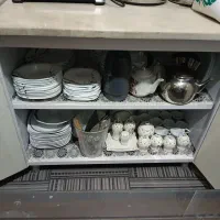 یک عدد کابینت زمینی و میز غذاخوری|مبلمان خانگی و میز عسلی|ساوه, |دیوار