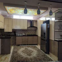 کابینت هایگلاس رنگ کاپوچینو و کرمی