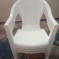 صندلی پلاستیکی سفید