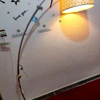 آباژور ایستاده
