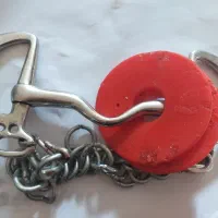 دهنه اسب .عرق گیر اسب .سینه بند اسب. سر و کله گیر