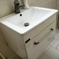 روشویی همراه با شیر