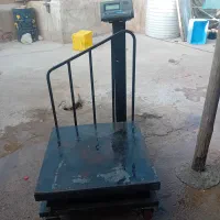 ترازو ۲۰۰ کیلوی چرخ دار