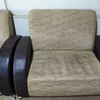 دو عدد مبل یک نفره و یک مبل سه نفره