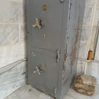 گاوصندوق دو طبقه