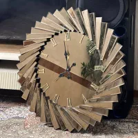 ساعت دیواری آیینه ایی رنگ گلد سالم و تمیز