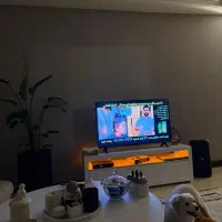 به یک خانوم نظافت منزل