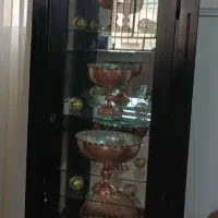 یک عدد بوفه و آینه دروار