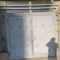 درب اهنی ماشین رو