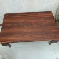 وسط مبل و میز عسلی