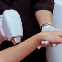 اپراتور لیزر