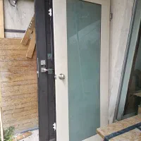 درب چوبی دفتری و اپارتمانی