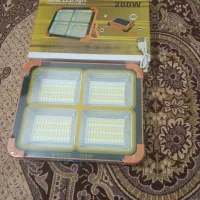 یک عدد پروژکتور خورشیدی