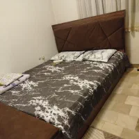 تختخواب همراه با تشک سالم