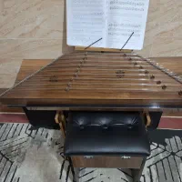 سنتور همراه با میز